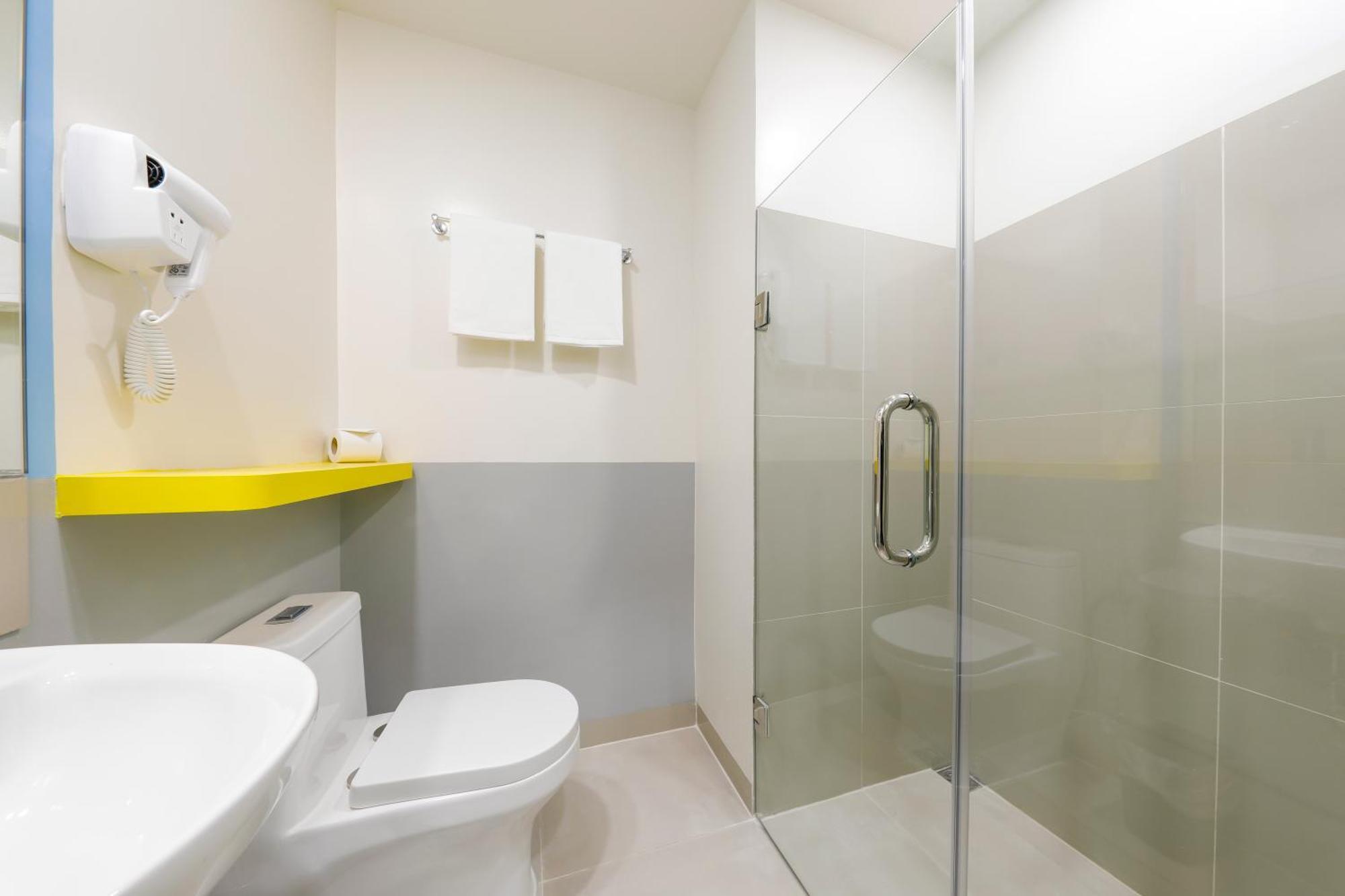Hop Inn Hotel North Edsa Quezon City Room photo